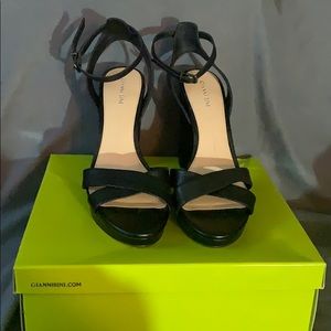 Gianni Bini Platform Heel
